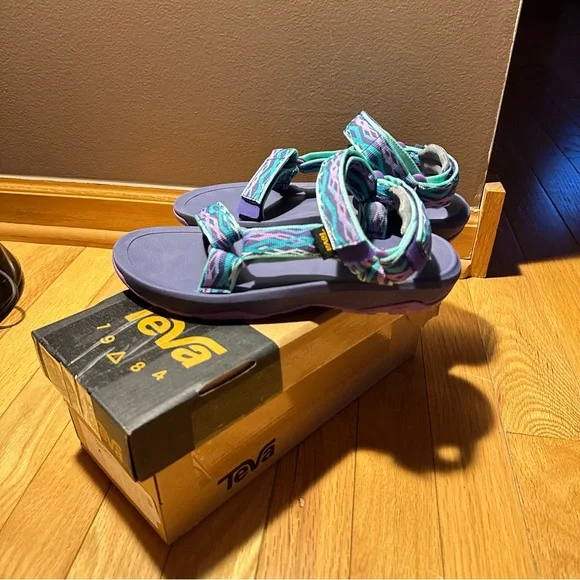 Teva Hurricane Walking Hiking Sandals Size 4 ( Big Girl) - Picture 1 of 14